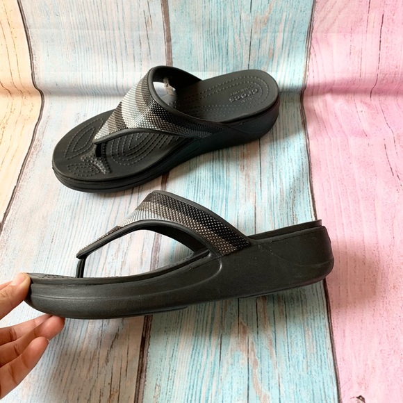 Black and Gray crocs platform Flip Flop Sandals - Picture 4 of 10